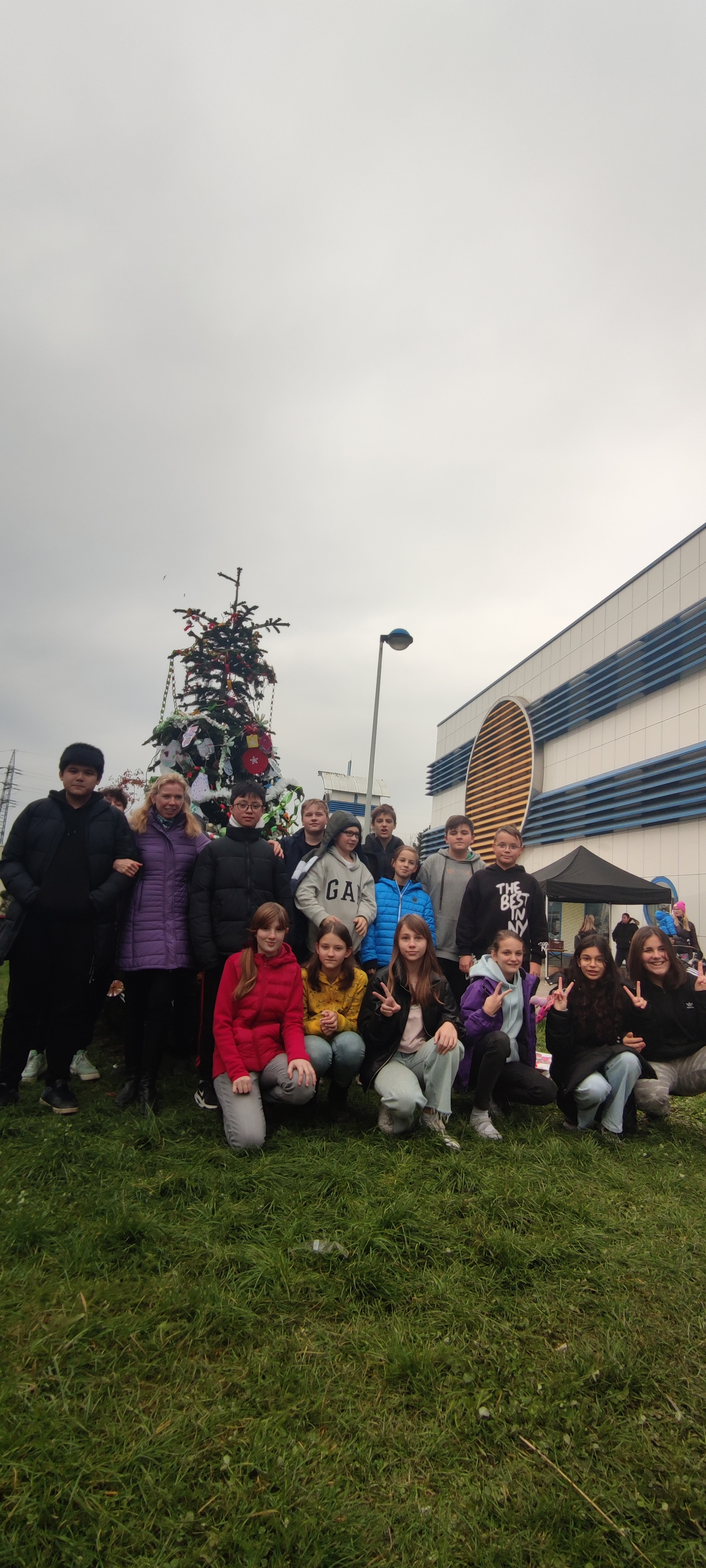 Vánoční stromeček - ZŠ Bratří Venclíků (7.C)