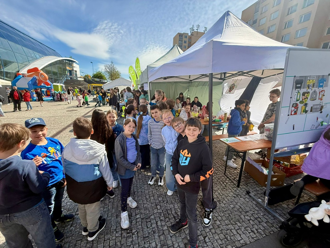 Oslavy Dne Země na ZŠ Bří. Venclíků: Ve znamení vody a recyklace