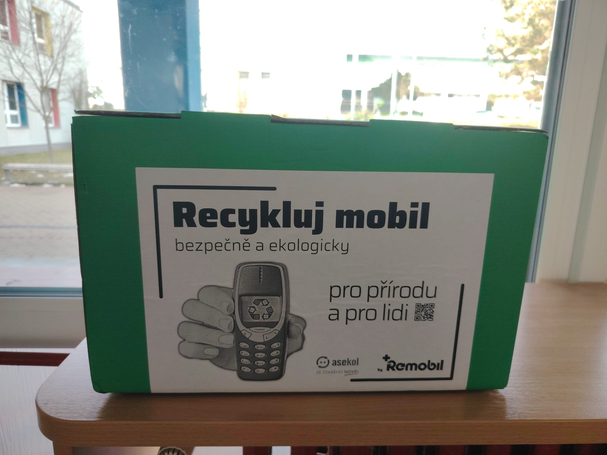 Máte doma starý mobil? Pomozte nám překonat rekord a uklidit Česko!