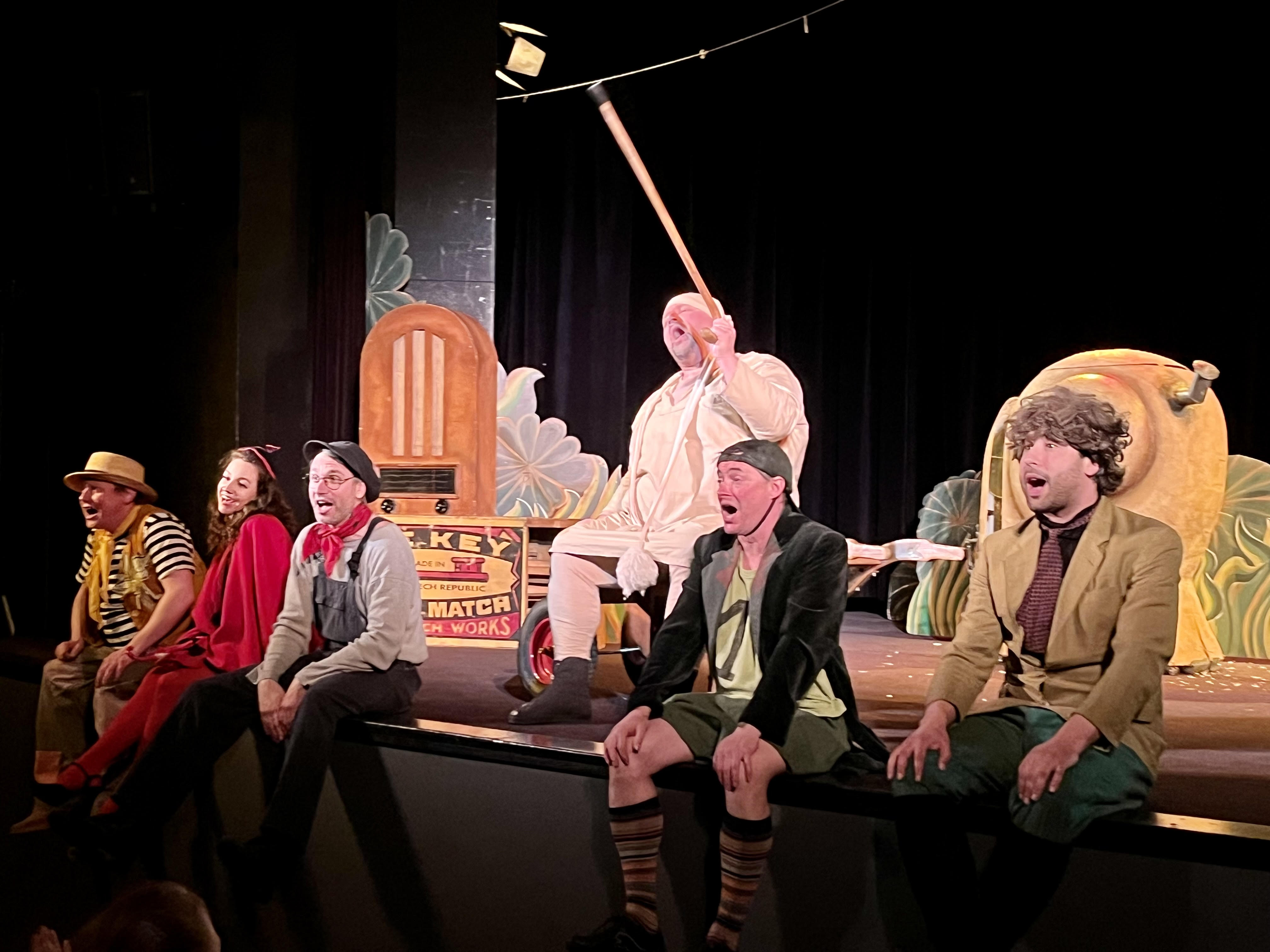 Školní družina na představení Ferda Mravenec