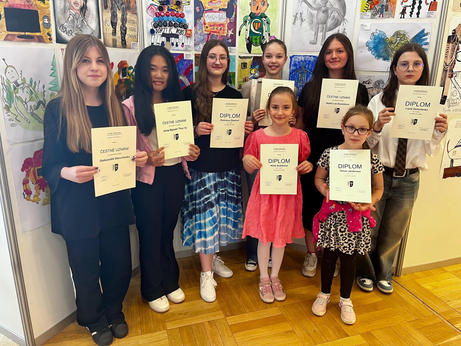 Naši žáci slavili úspěch ve výtvarné soutěži „Já a můj obvod - Lidé a roboti“