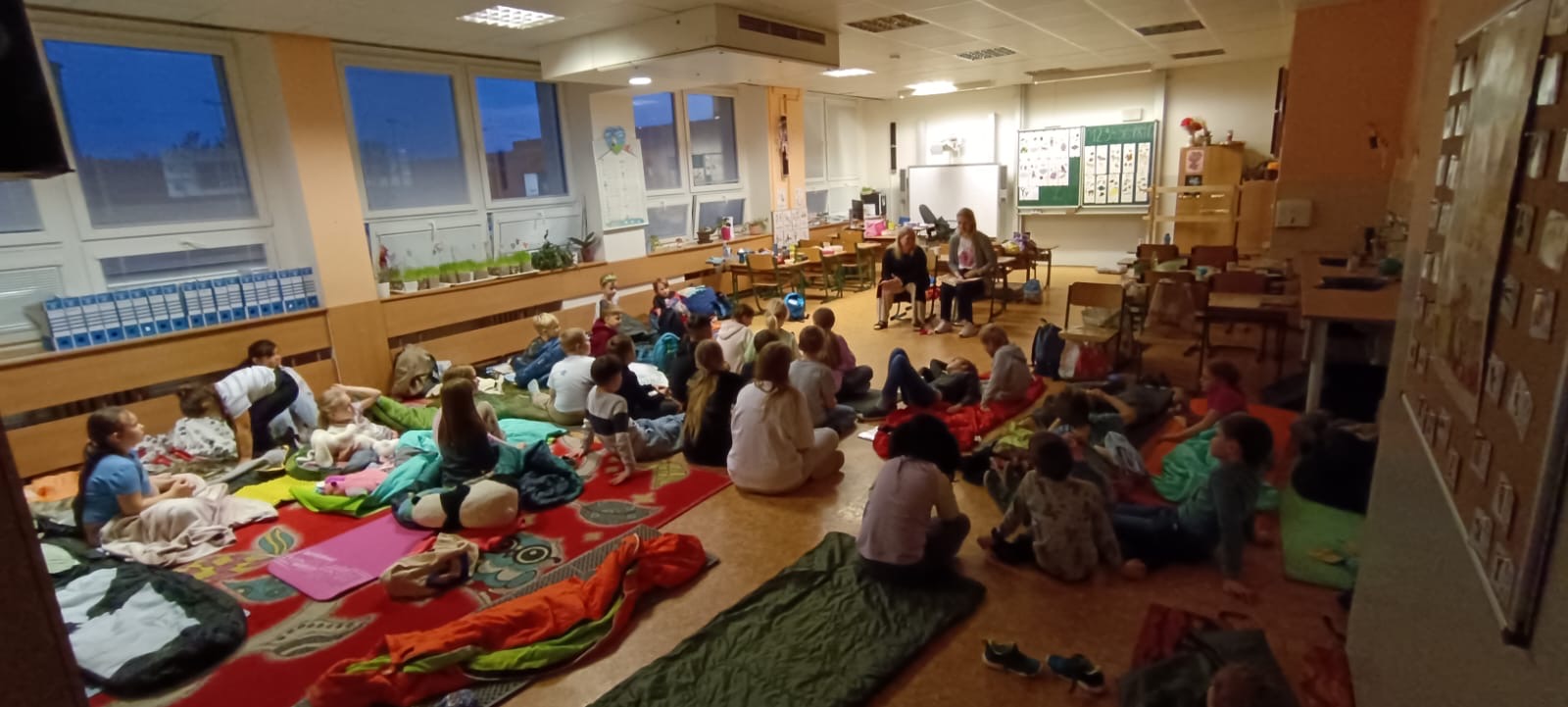 Noc s Andersenem ve společnosti Macha a Šebestové