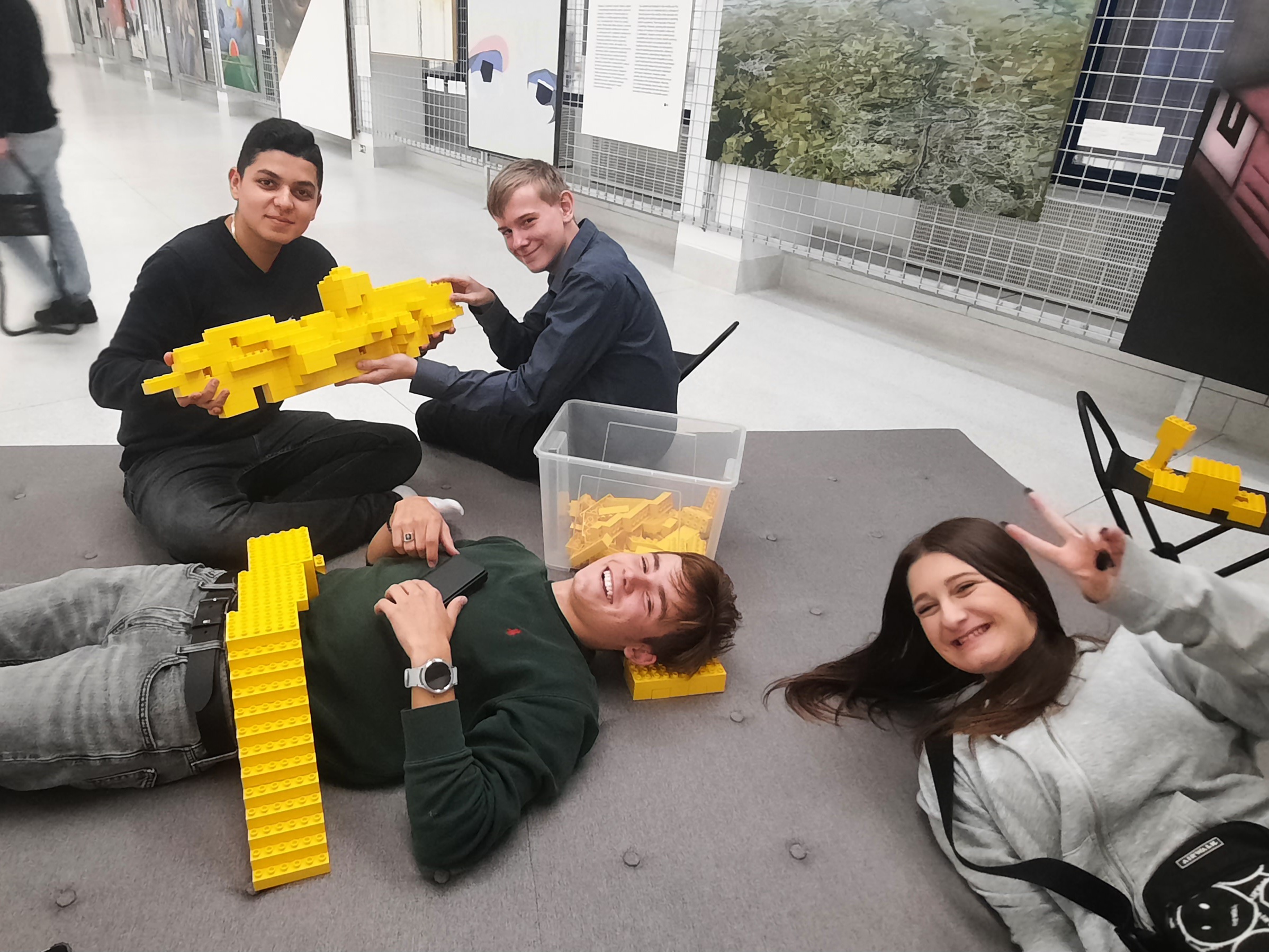 Deváté třídy za uměním na výstavě ve Veletržním paláci