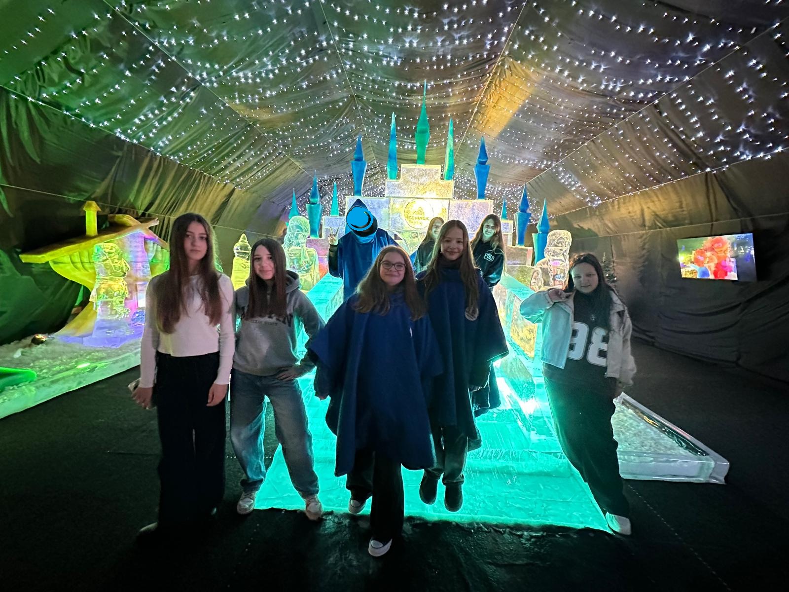 Třída 6.B navštívila výstavu ledových soch Ice Magic